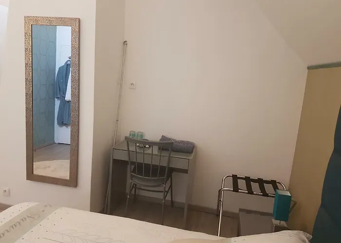 Pensjonat Au Clos De La Beauce